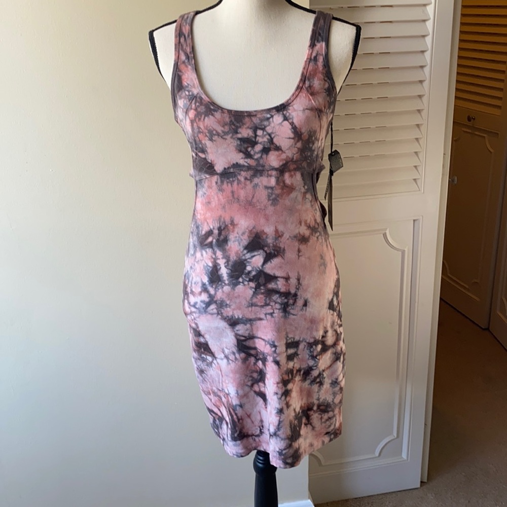 Sleeveless Pink Tie-Dye Bodycon Dress